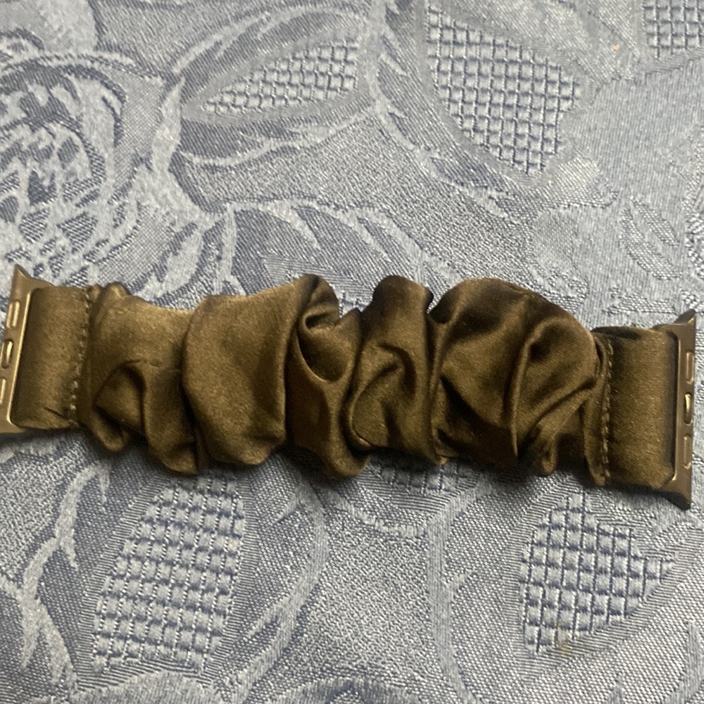 Scrunching Apple Watch bands 42mm/44mm/45mm - Picture 4 of 5